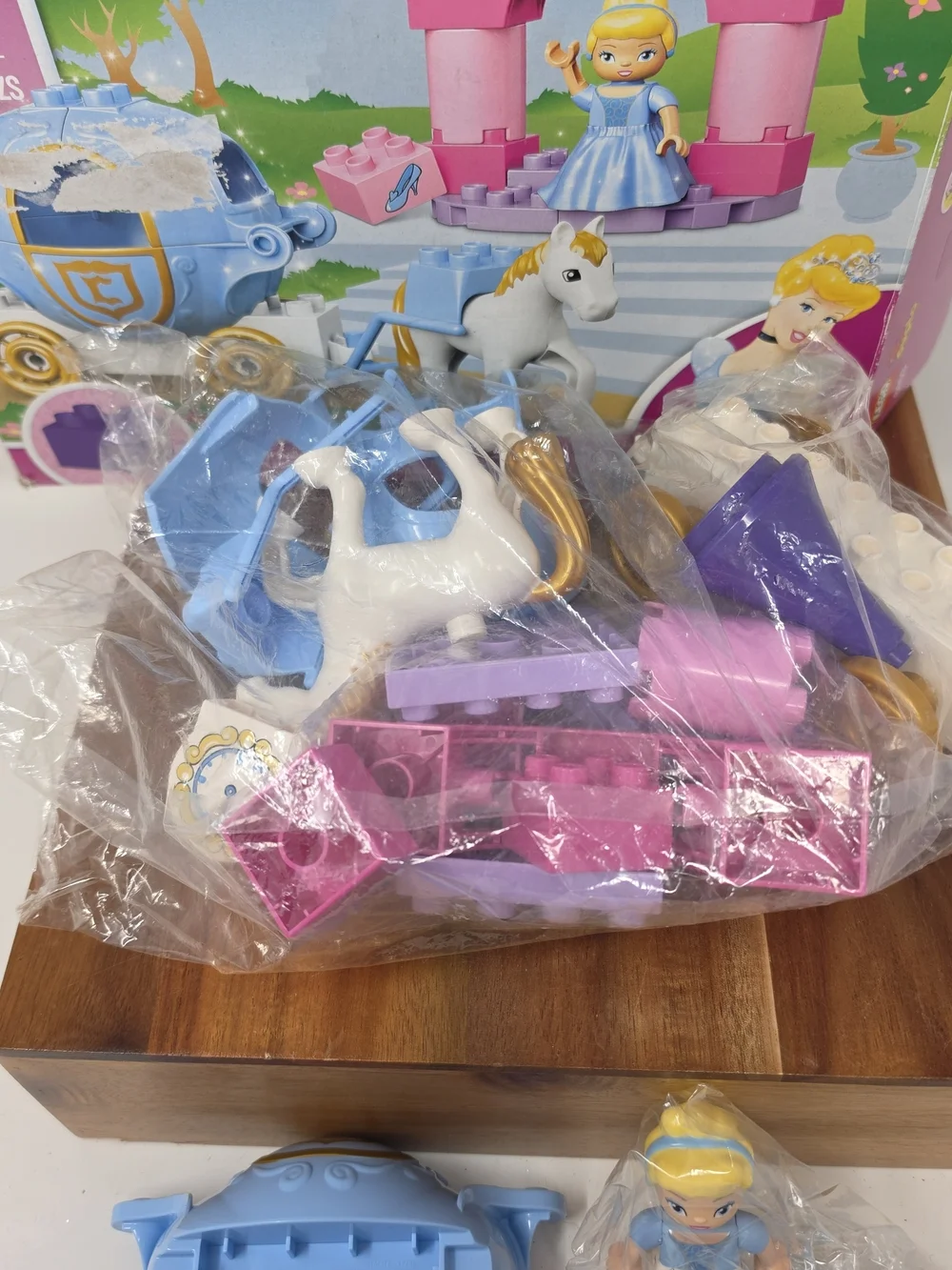 Lego Duplo Cinderella Carriage Playset - Pink, Blue & Gold